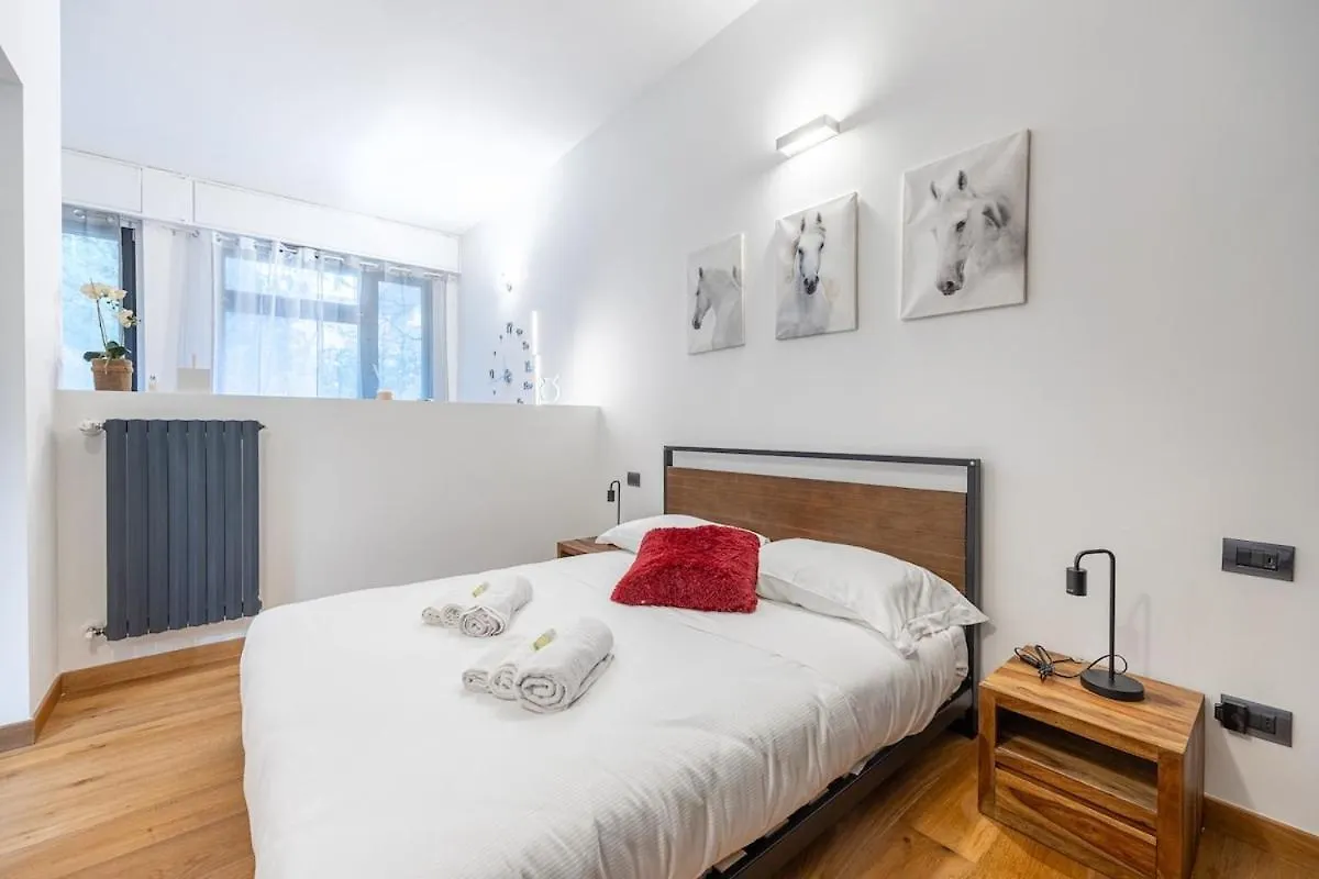 Lägenhet Modern Suite I Free Wifi, Ac & Metro Nearby Milano