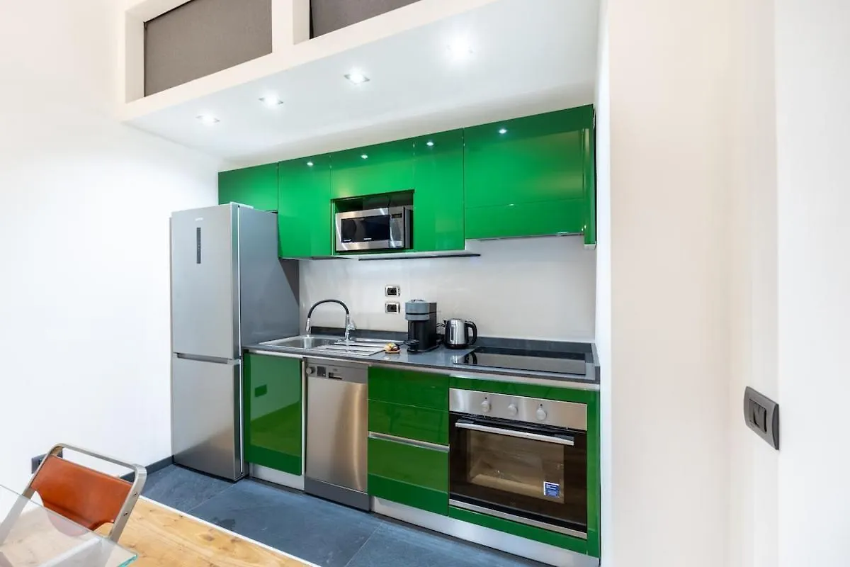 Modern Suite I Free Wifi, Ac & Metro Nearby Milano 0*,  Italien