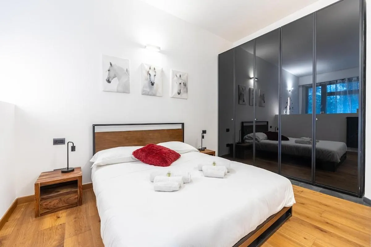 Modern Suite I Free Wifi, Ac & Metro Nearby Milano Lägenhet