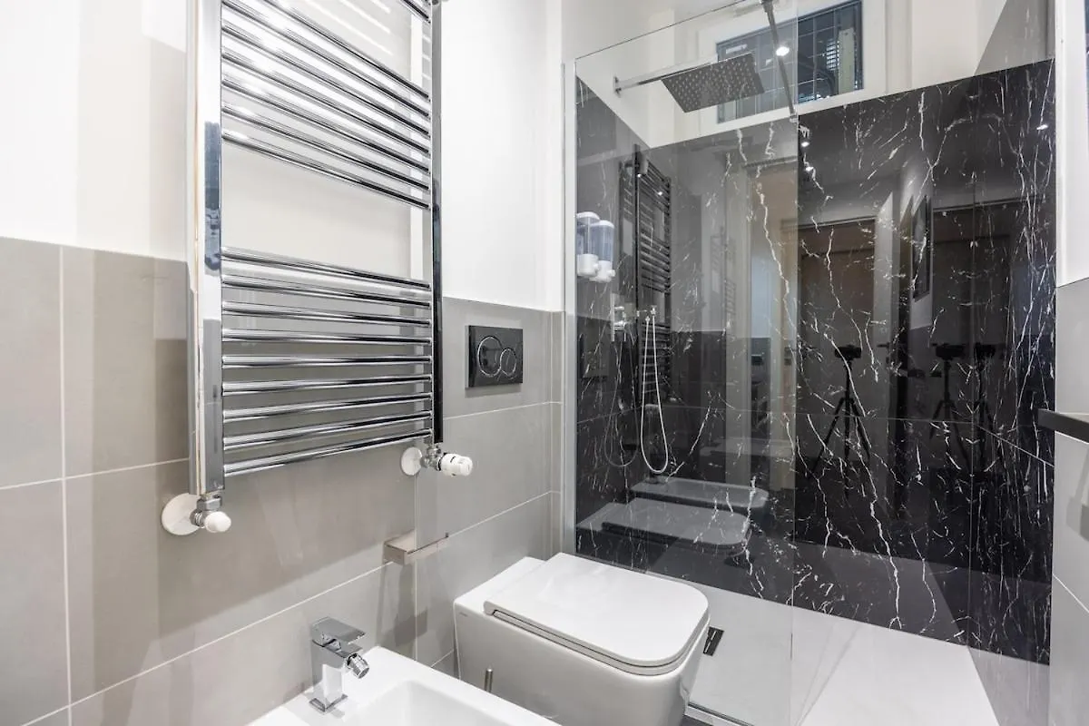 Modern Suite I Free Wifi, Ac & Metro Nearby Milano Italien
